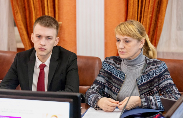 Круглый стол «Проблемы обеспечения и защиты прав детей, оказавшихся в трудной жизненной ситуации» Круглый стол «Проблемы обеспечения и защиты прав детей, оказавшихся в трудной жизненной ситуации»