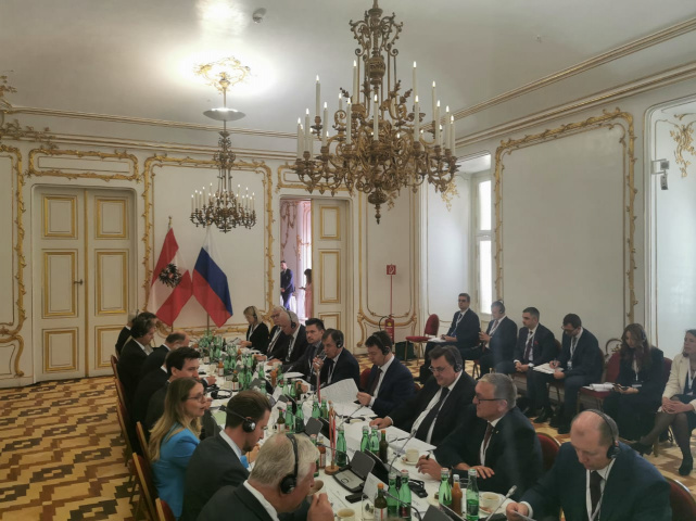 Смешанная российско-австрийская комиссия по торговле и экономическому сотрудничеству Смешанная российско-австрийская комиссия по торговле и экономическому сотрудничеству